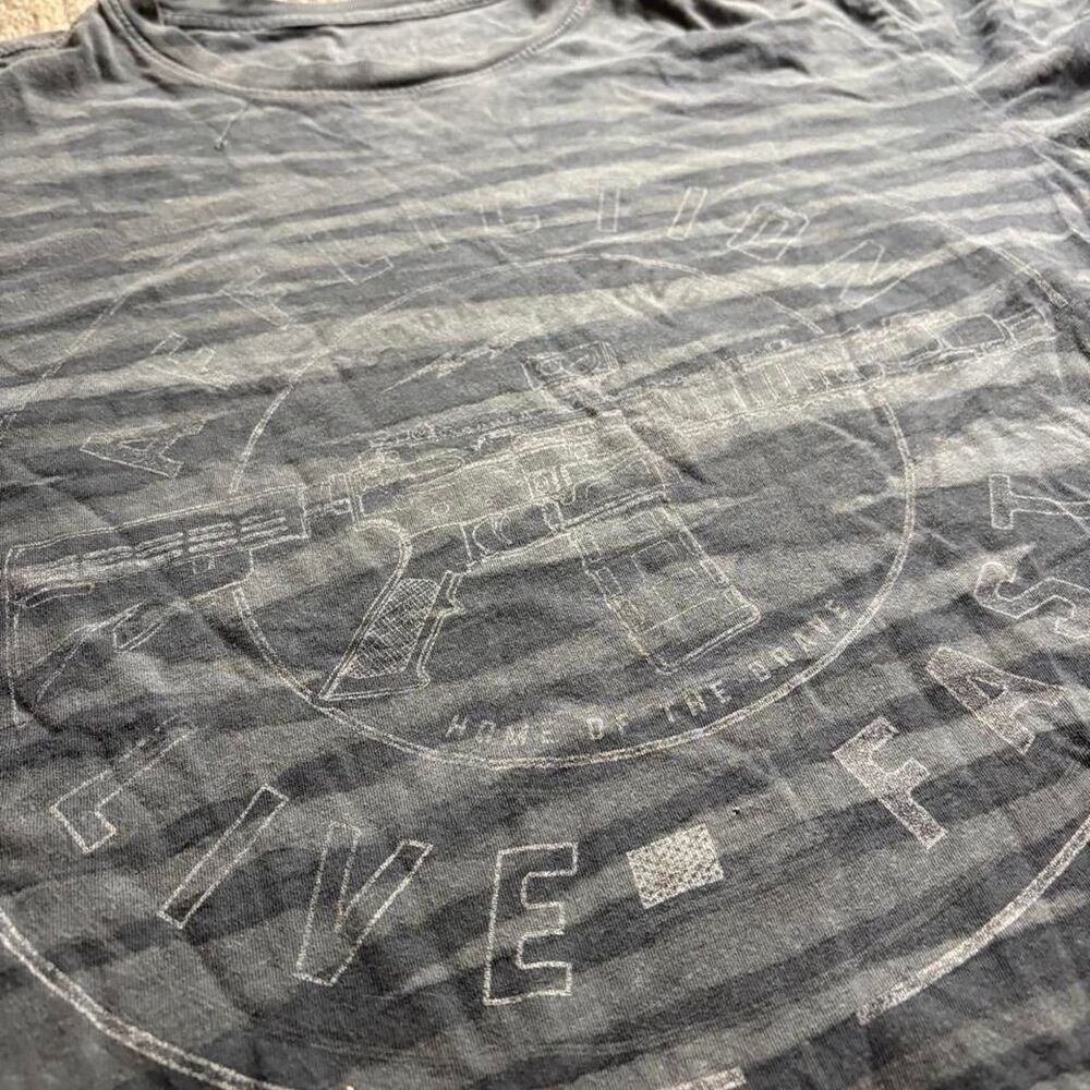 Affliction Men's Grey and Black T-shirt